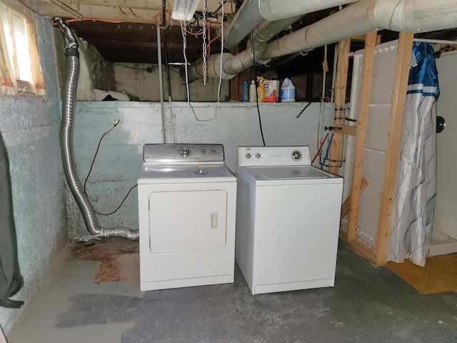 1110 Watkins St SE, Grand Rapids, MI 49507 - laundry area with independent washer and dryer