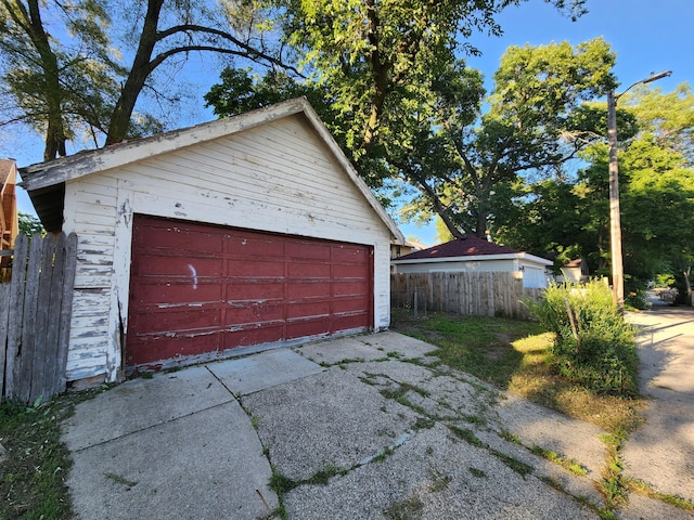 1110 Watkins St SE, Grand Rapids, MI 49507 - view of detached garage