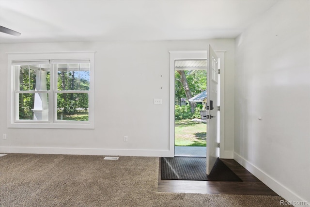 3416 Abbottsford Rd, Clyde, MI 48049 - foyer featuring carpet