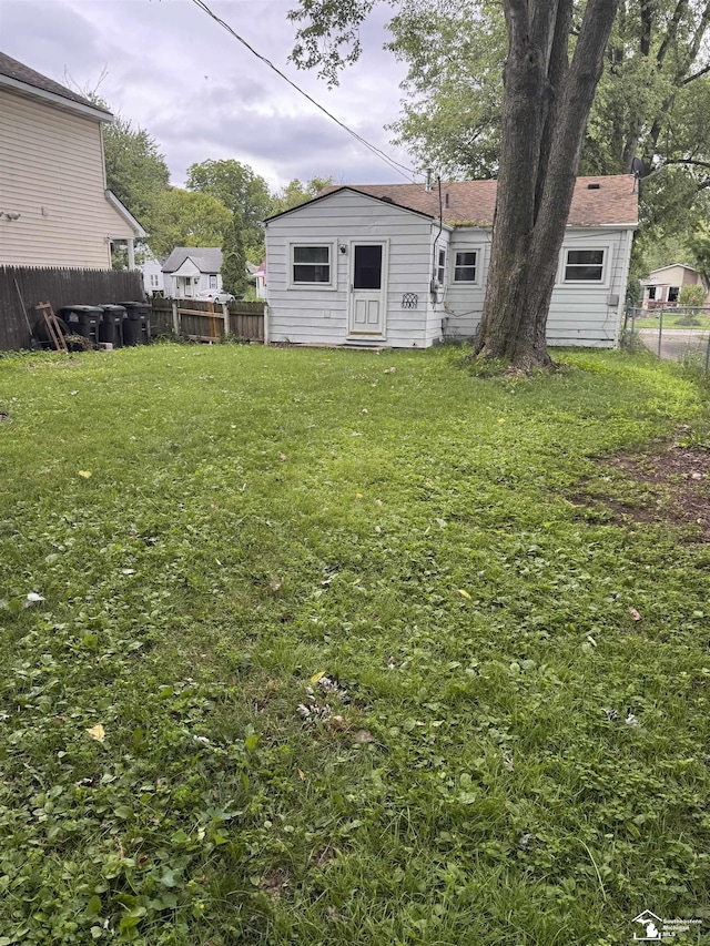 6114 Hazel St, Taylor, MI 48180 - view of yard
