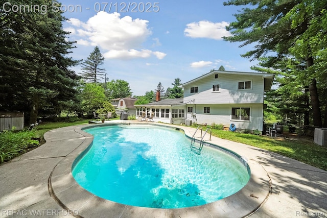11857 Ely Rd, Davisburg, MI 48350 - view of outdoor pool