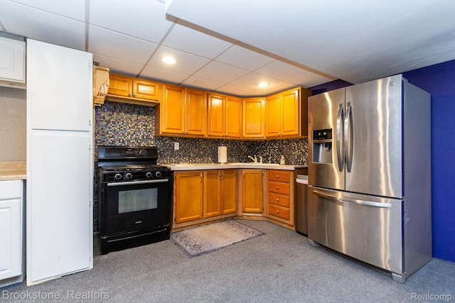 3845 Beechcrest, Rochester Hills, MI 48309 - kitchen with stainless steel fridge with ice dispenser, black range with gas stovetop, carpet, backsplash, and recessed lighting