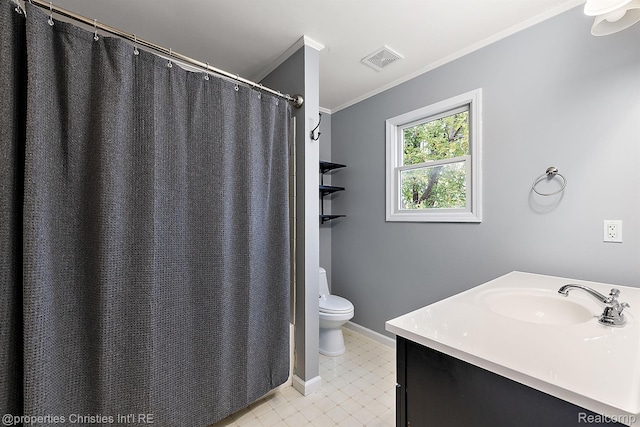 8873 Lagoon Dr, Brighton, MI 48116 - full bath featuring crown molding, vanity, and a shower with curtain