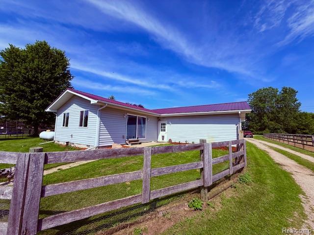 3120 Bruisee Rd, Marlette, MI 48723 - single story home with driveway