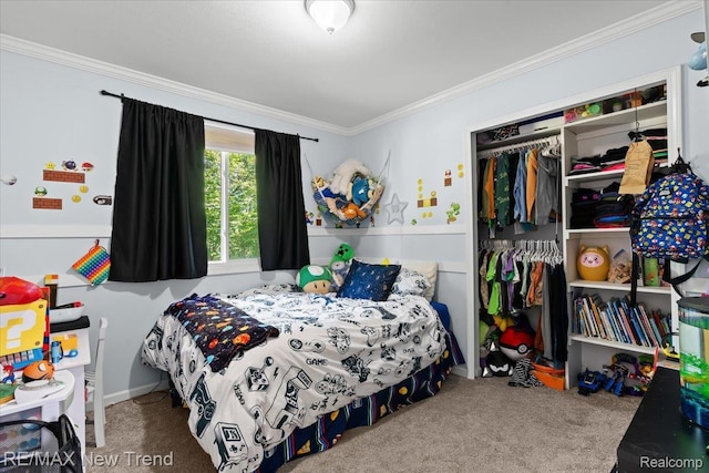 9125 Mandon Rd, White Lake, MI 48386 - bedroom with crown molding, carpet, and a closet