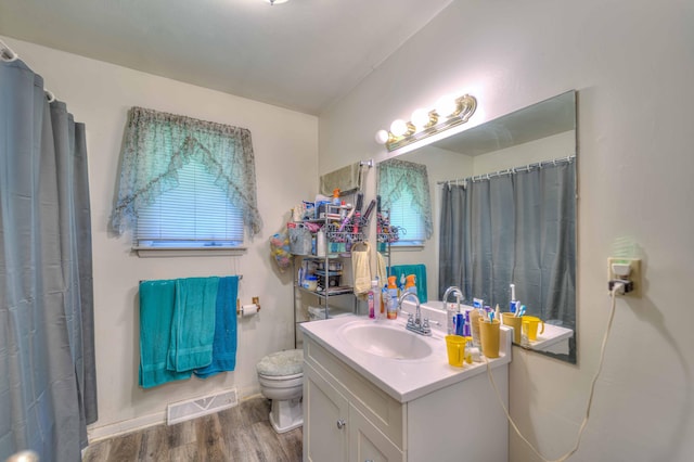2922-2926 Chapel Rd, Parma, MI 49269 - full bath with vanity and wood finished floors