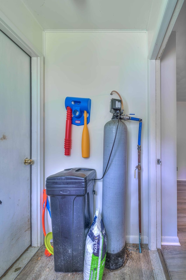 2922-2926 Chapel Rd, Parma, MI 49269 - detailed view of wood finished floors and a water softener system