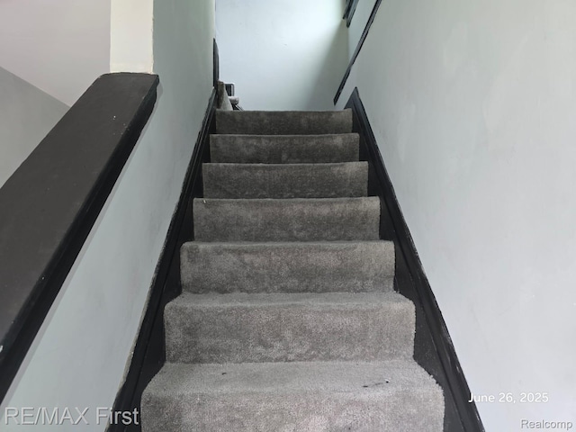 9379 Manor St, Detroit, MI 48204 - view of stairs