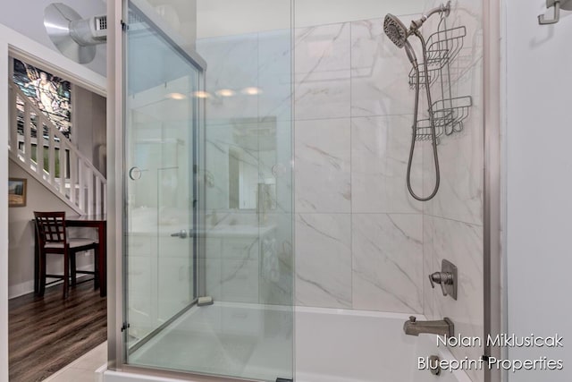 253 Prospect Ave NE Unit 309, Grand Rapids, MI 49503 - bathroom with shower / bath combination with glass door