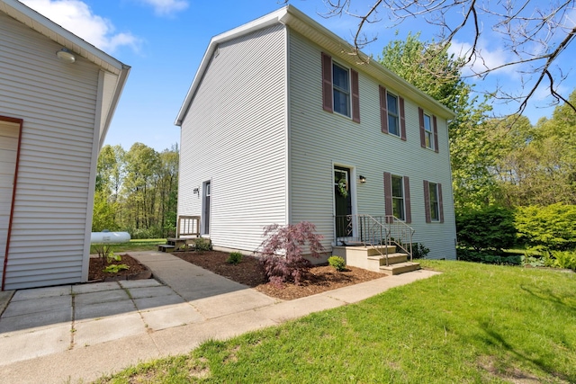 10833 W O Ave, Michigan, MI 49071 - view of front of home with a front yard