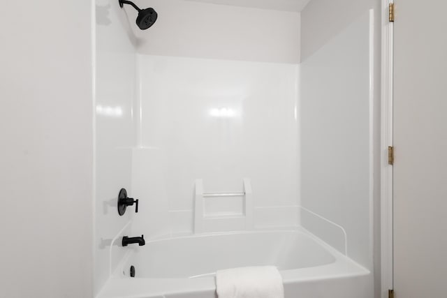 10833 W O Ave, Michigan, MI 49071 - full bath featuring bathing tub / shower combination