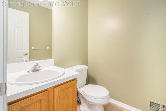 7924 Meadow Dr, Waterford, MI 48329 - half bathroom with toilet and vanity