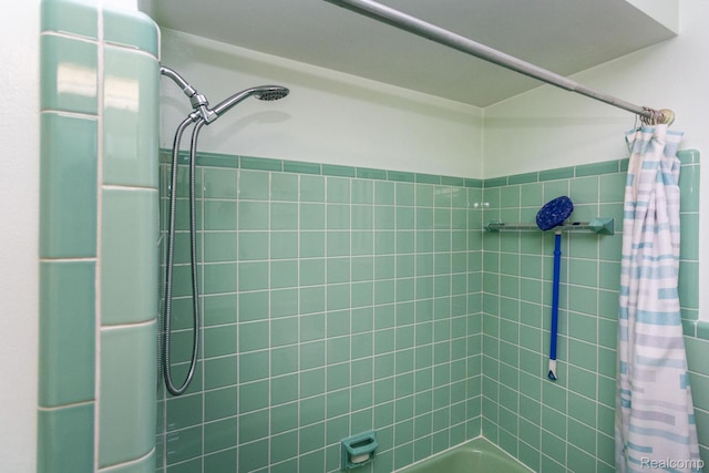 8345 E 14 Mile Rd, Sterling Heights, MI 48312 - full bathroom with shower / bath combo with shower curtain