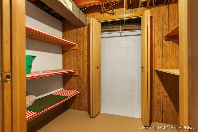 1838 Kings Ct, Muskegon, MI 49445 - view of closet