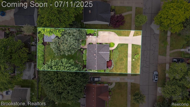 2351 Earlmont Rd, Berkley, MI 48072 - aerial view of property's location with property parcel outlined