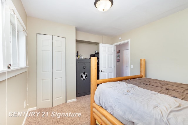 7320 N River Rd, Freeland, MI 48623 - bedroom featuring light colored carpet and a closet