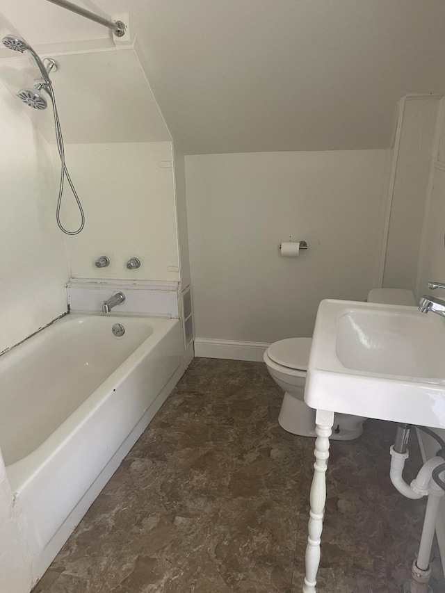 515 Hall St SE, Grand Rapids, MI 49507 - full bath featuring shower / tub combination and toilet