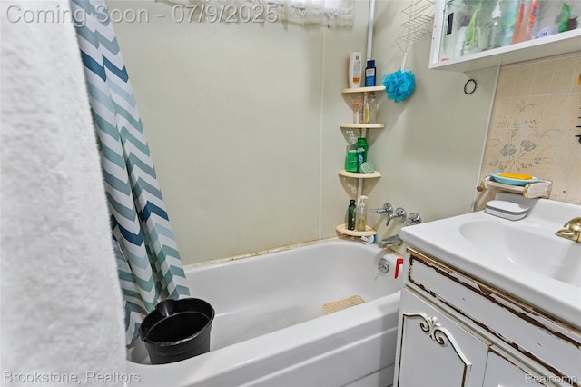 3831 Casmere St, Hamtramck, MI 48212 - full bathroom with shower / tub combo and vanity
