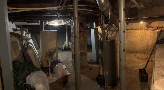 1016 Villa Ct, Benton Harbor, MI 49022 - unfinished below grade area featuring water heater
