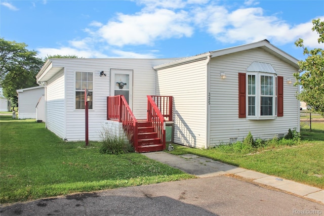 325 Yorkshire, Newport, MI 48166 - view of front facade