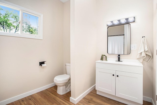 46 Walter Ave, Battle Creek, MI 49037 - full bath with vanity and wood finished floors