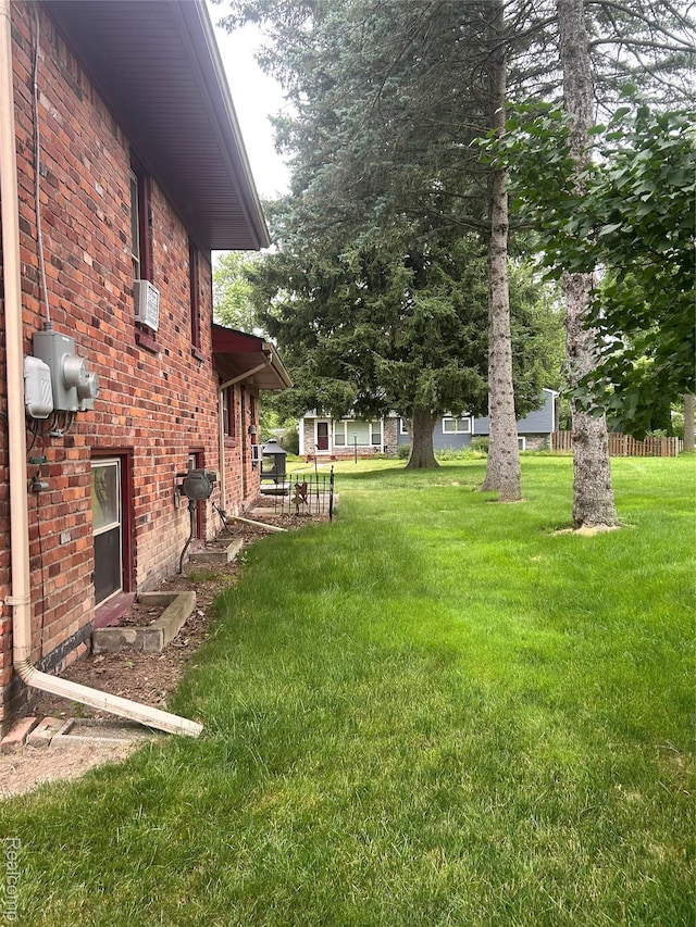 305 Goldengate St, Lake Orion, MI 48362 - view of green lawn