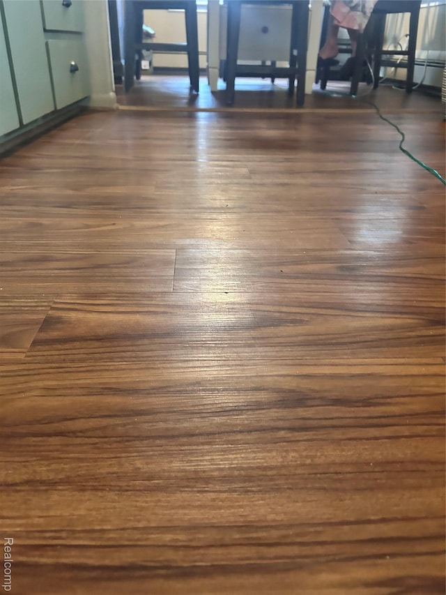 305 Goldengate St, Lake Orion, MI 48362 - detailed view of wood finished floors