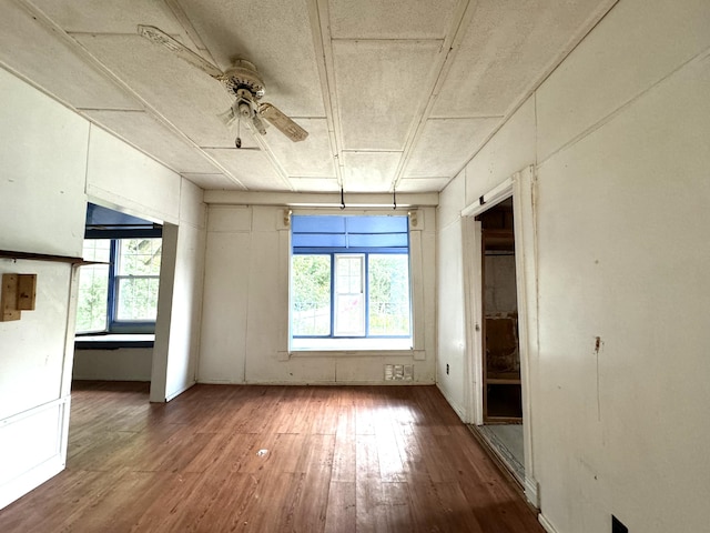 521 N 3rd St, Niles, MI 49120 - spare room featuring ceiling fan and wood finished floors
