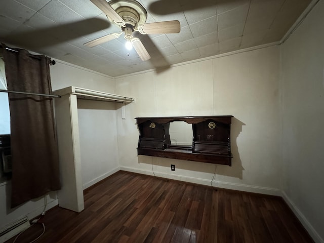 521 N 3rd St, Niles, MI 49120 - spacious closet with dark wood-style flooring and ceiling fan