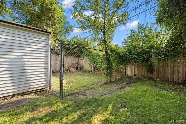 18285 Faust Ave, Detroit, MI 48219 - view of yard