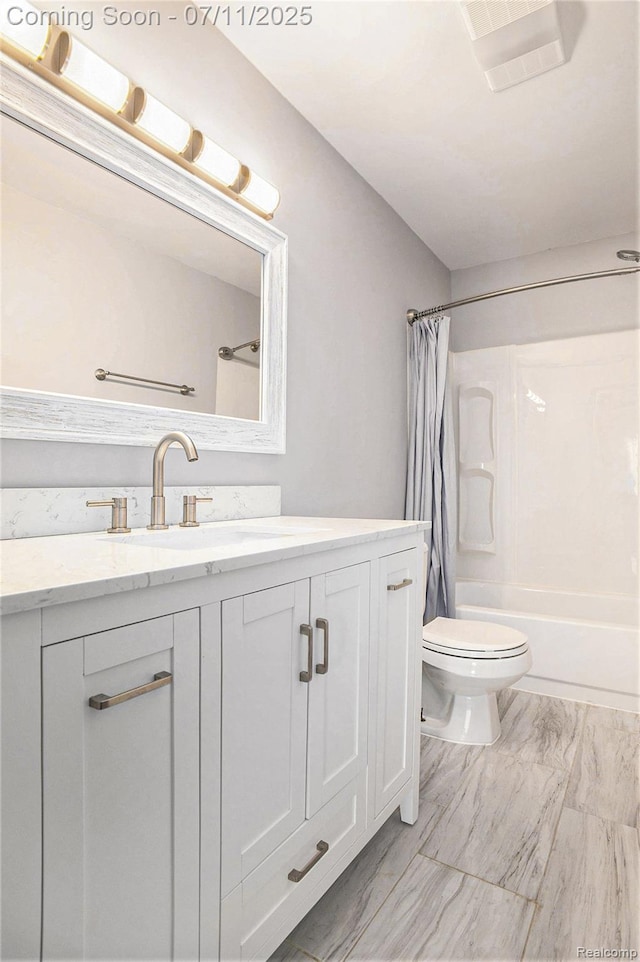 161OXBOW Oxbow Lake Rd, White Lake, MI 48386 - bathroom with vanity and shower / tub combo with curtain