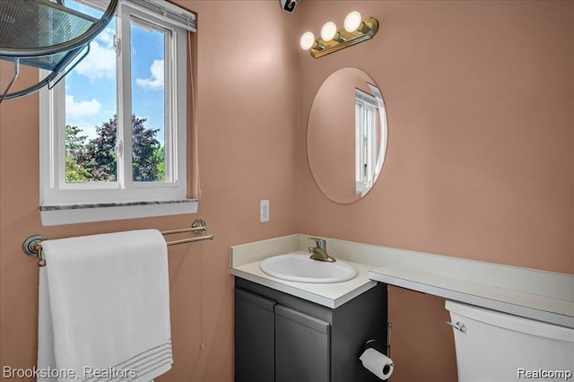 1574 Meadow Side Dr, Rochester Hills, MI 48307 - bathroom featuring vanity and toilet