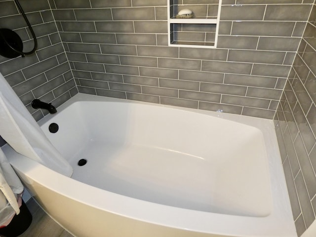 630 Forest St, Wyandotte, MI 48192 - bathroom featuring shower / tub combo