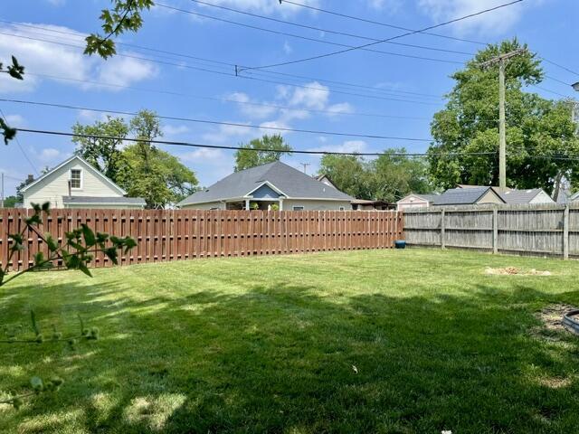 630 Forest St, Wyandotte, MI 48192 - view of fenced backyard