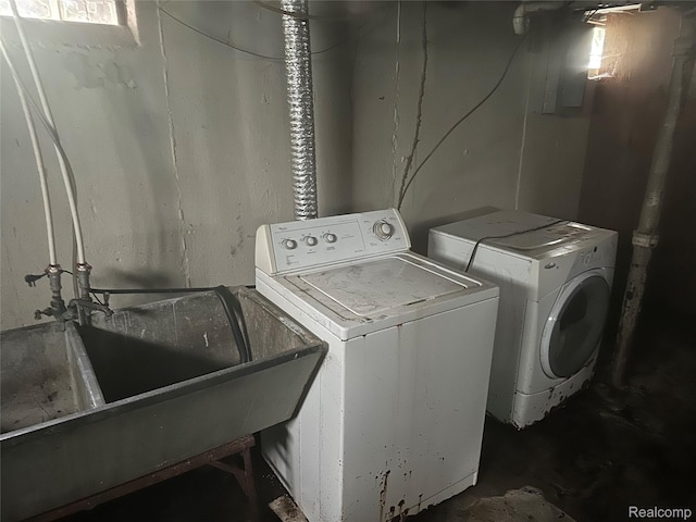 15921 Bramell St, Detroit, MI 48223 - laundry area with washer and dryer