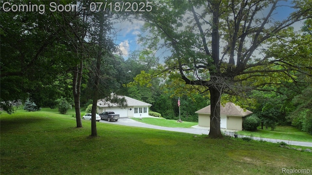 5074 Perryville Rd, Holly, MI 48442 - view of grassy yard