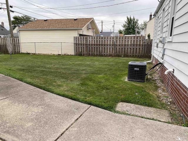 3897 15th St, Wyandotte, MI 48192 - view of yard