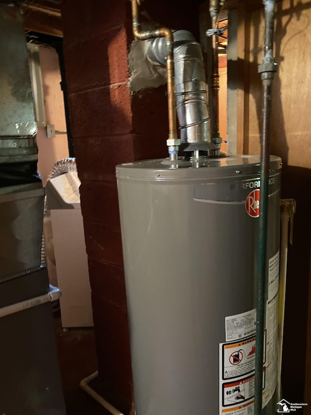 3897 15th St, Wyandotte, MI 48192 - utilities featuring water heater