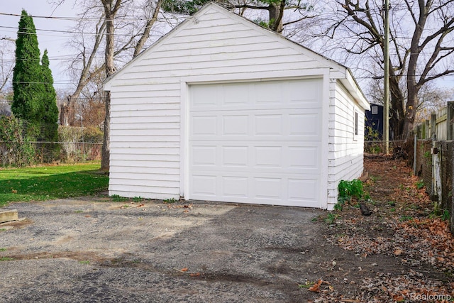 967 Keith St, Oxford, MI 48371 - view of detached garage