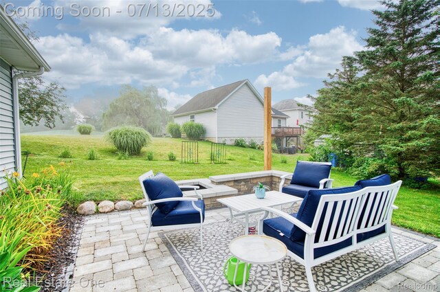 421 Montclair Ln, Howell, MI 48843 - view of patio / terrace