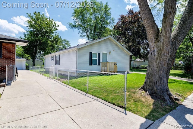 4995 Croissant St, Dearborn Heights, MI 48125 - photo 1