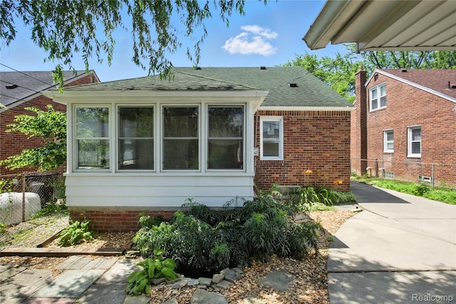 14888 Belmont Ave, Southgate, MI 48101 - view of side of home with roof with shingles