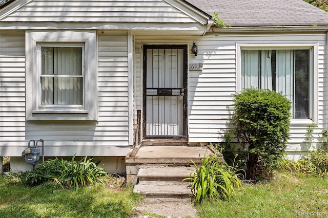 16934 Pembroke Ave, Detroit, MI 48235 - doorway to property