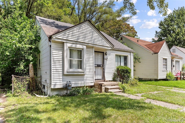 16934 Pembroke Ave, Detroit, MI 48235 - view of front of home with roof with shingles
