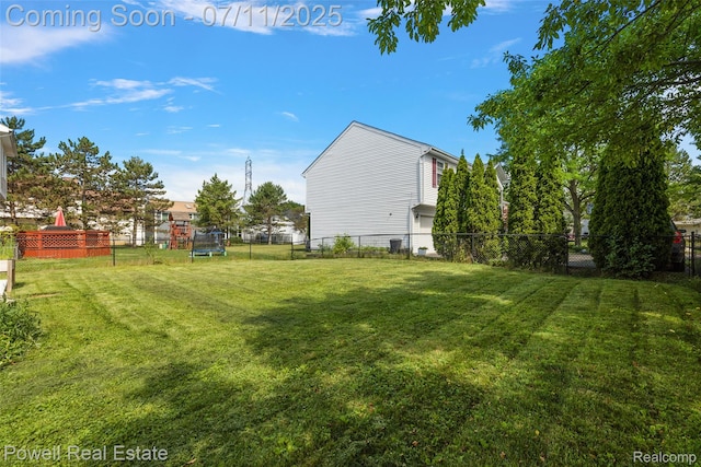 2601 Eardman Ct, Westland, MI 48186 - view of yard