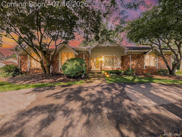 6452 Rutledge Park Dr, West Bloomfield, MI 48322 - photo 1