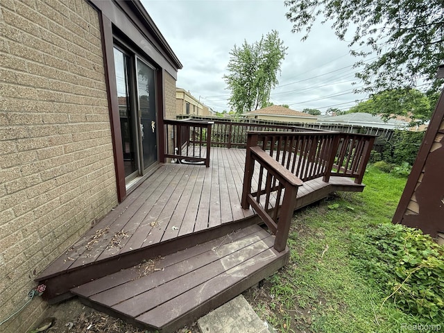 16061 Common Rd, Roseville, MI 48066 - view of wooden terrace