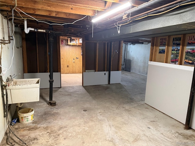 16061 Common Rd, Roseville, MI 48066 - unfinished below grade area with a sink