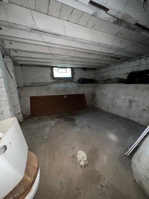 1325 Maude Ave NE, Grand Rapids, MI 49505 - view of below grade area