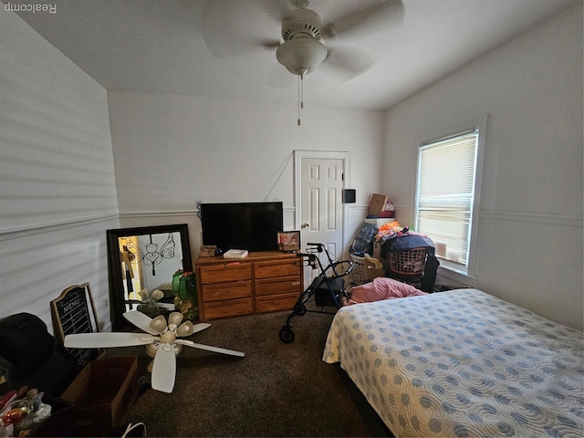 4417 Elizabeth St, Wayne, MI 48184 - carpeted bedroom with a ceiling fan
